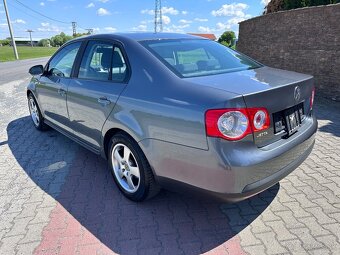 Volkswagen Jetta 1.9 TDI PD - 5