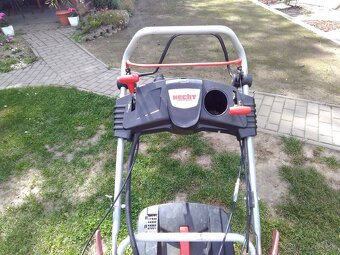 Predám kosačku z pojazdom aj štarterom - 5