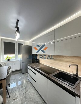 Luxusný kompletne zrekonštruovaný 3-izbový byt s Klímou a Ba - 5