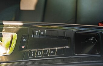 Porsche 911 turbo s - 5