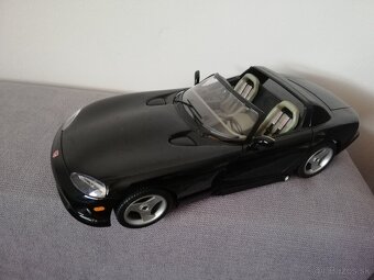 1:18 DODGE Viper Bburago - 5