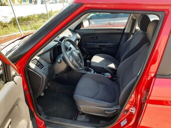 Kia Soul rok 2009 benzín 77kw červena farba - 5