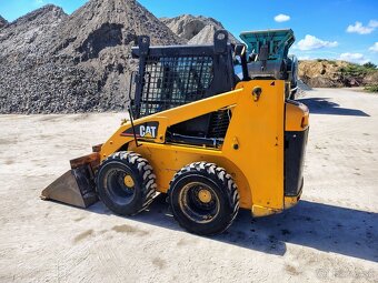 Nakladač CAT 226 - 5