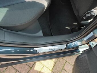 Prahové lišty SEAT s napisom LEON a napisom FR - 5