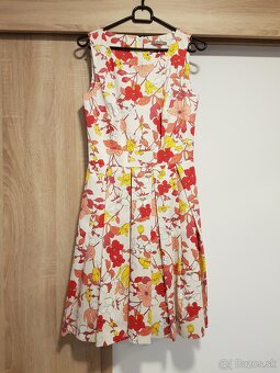 Šaty, klobúk značky TONAK, saká, kabelka - 5