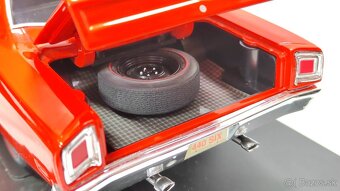 Supercar Collectibles - 1969 1/2 Plymouth Roadrunner 1:18 - 5