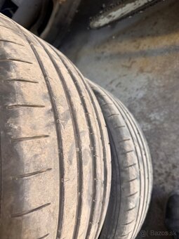 Predám pneumatiky Dunlop 225/35 R19 - 5