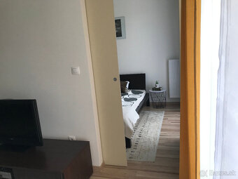 PRENÁJOM 2-izb + parkovanie + 9m2 logia + pivnica - 5