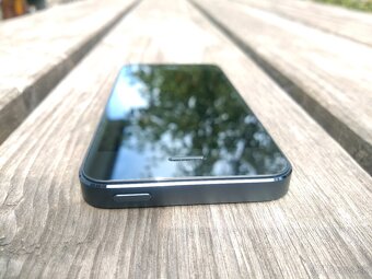 Apple iPhone 5 - 5