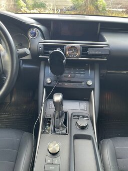 Lexus IS 300h. 2017 - 5