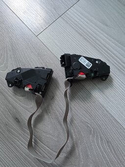 Tlačítka multifunkčního volantu Škoda 5E0919719L - 5