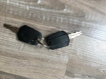 Priečniky Thule na VW Polo 1.2 2013 - 5