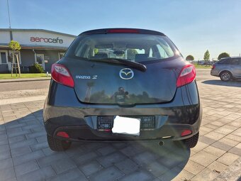 Mazda 2 ... 1,3 16v Benzín ... 131 000km - 5