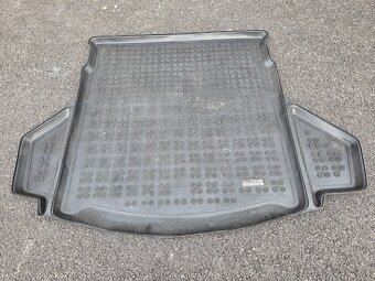 Gumova vana Toyota Auris - 5