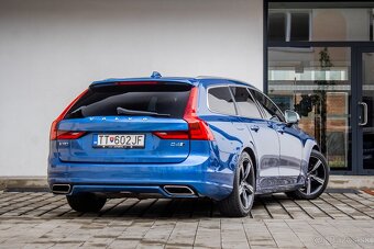 Volvo V90 D4 2.0L R-Design AWD A/T - 5