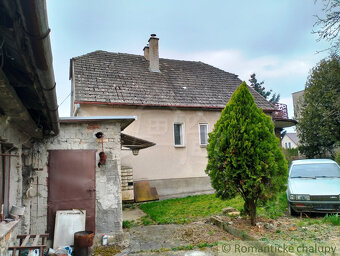 Veľký dvojpodlažný dom s veľkým pozemkom v obci Košeca na - 5
