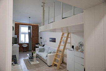 Stylish Investment Studio for Sale in Bratislava Old Town - 5