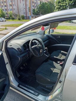 Toyota Corolla Verso - 5