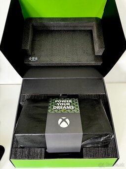 Predám Xbox Series X + 2 ovládače + príslušenstvo – záruka - 5