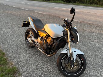 Honda Hornet 600 - 5