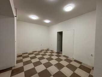 Ponúkame na prenájom obchodný priestor v centre Poprade - 5