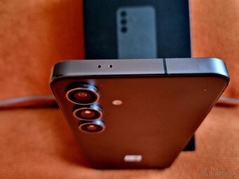 Zanovný  Samsung Galaxy S24 8/256gb  Kompletne balenie - 5