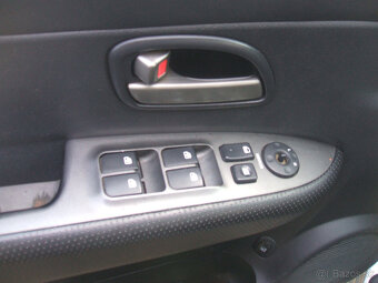 KIA CARENS 2.0CRDI 7-MIESTNA - 5