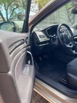 Renault Megane - 5