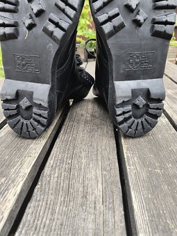 Dr. Martens - 5