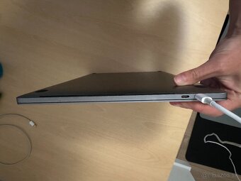 MacBook Pro 15" (2019) –  nefunkčný displej - 5