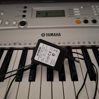 Yamaha keyboard PSR -E 313 - 5