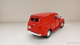 1:18 GMC PANEL TRUCK - 5