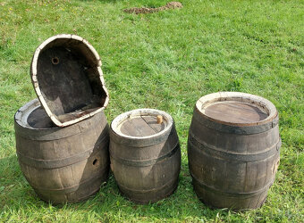 Drevené sudy + drevený lievik - 5