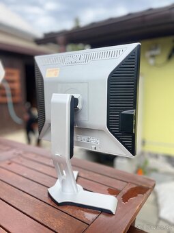 Predám tieto dva monitory v dobrom stave - 5