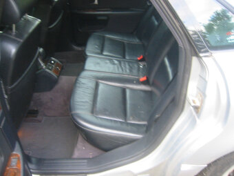 AUDI S8 D2 4.2 250kw - manuál + tiptronic - díly z vozidla - 5