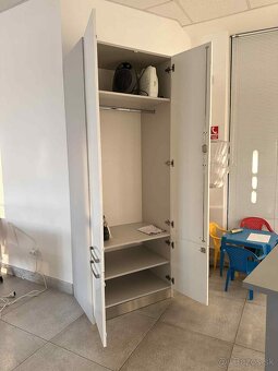 PREDÁME KANCELÁRSKY NÁBYTOK - 5