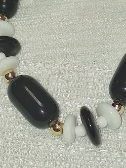 STARÝ NÁHRDELNÍK - 5