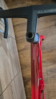 Predám novy carbonový ramový set Colnago V4Rs-Di2 - 5