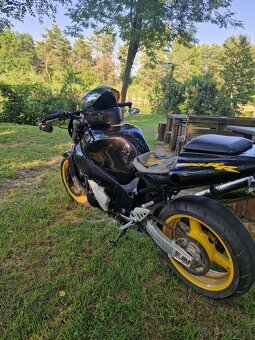Suzuki Gsxr 600 srad - 5