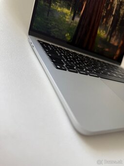 Apple MacBook Air M4 16GB RAM / 256 SSD - ako nový - 5