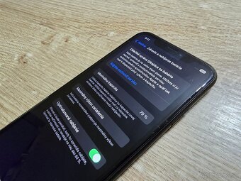 Iphone xr plnefunkcny telefon ma len bezne znamky pouzivania - 5