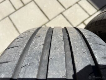 Predám 2x pneu GoodYear 215/55 R17 94V - 5
