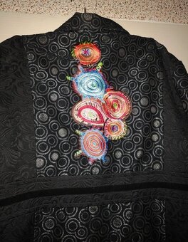 PEKNÝ ZDOBENÝ KABÁT veľ.46/48 - 5