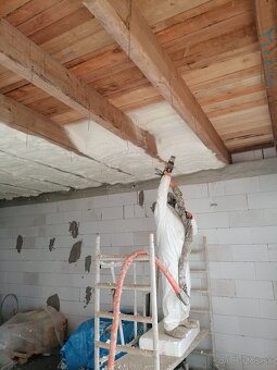 Striekanie izolácia Pur77 - 5