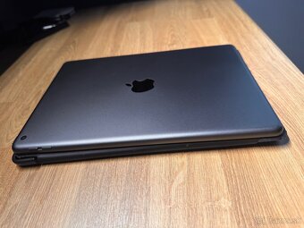 iPad 32GB (8th generation) Wi-Fi - 5