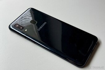 Predám používaný Samsung Galaxy A20e A202F/DS - 5