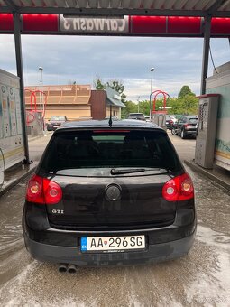 Predám Volkswagen Golf 5 GTI 2.0 tfsi 147kw - 5