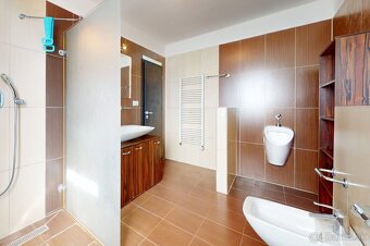 4 izbový byt na predaj – 10 minút od centra Bratislavy - 5