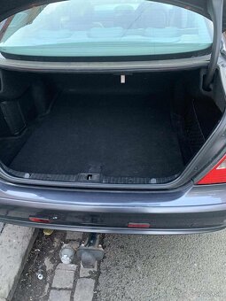 Mercedes Benz E 220 Anglicka verzia - 5