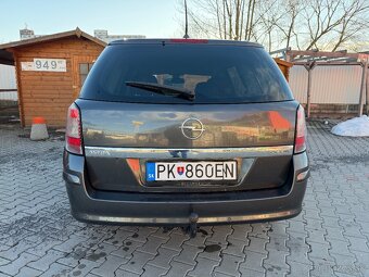 Opel Astra kombi 1.7cdti model 2011 - 5